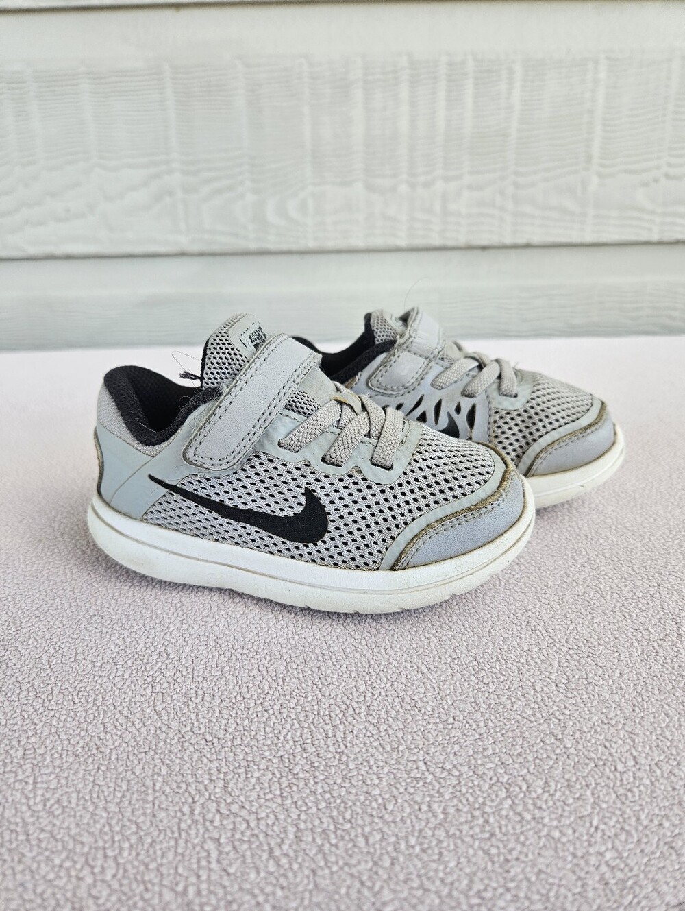 Nike Flex 2016 RN Athletic Sneaker Toddler SZ 7C Grey Hook & Loop 834280-002